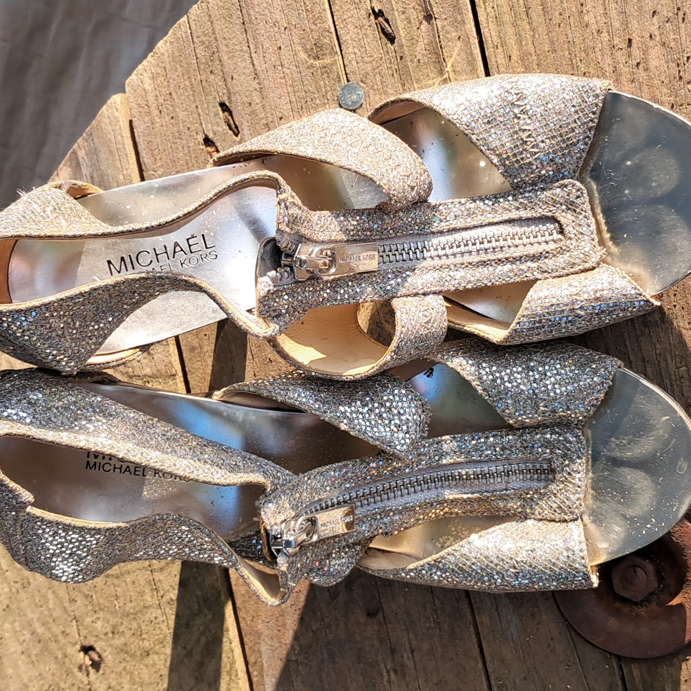 Heels - Picture 4 of 4